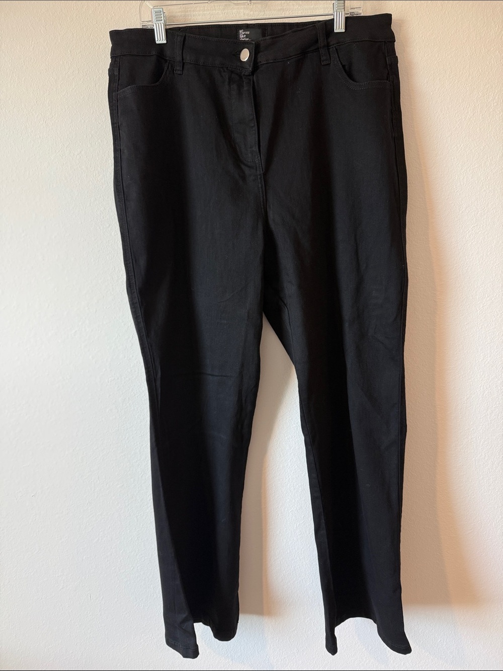 Curves like these black jeans